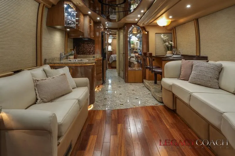 2005 Millennium XLII interior - photo 7 of 59