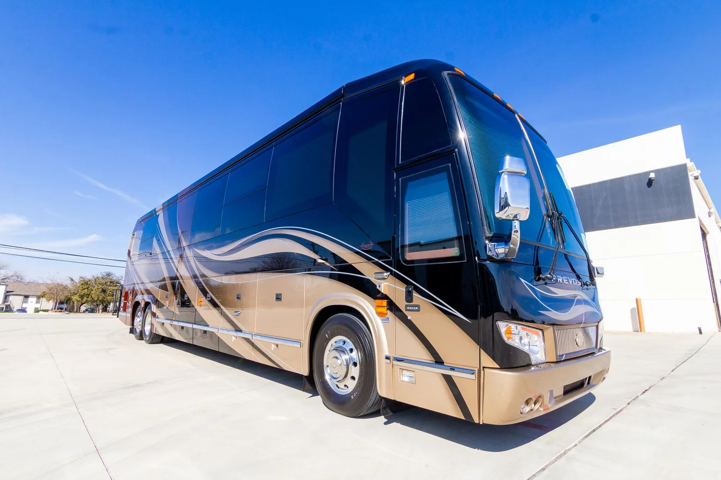 2017 Marathon H3-45 Prevost motorcoach exterior - DOUBLE SLIDE, 0 miles