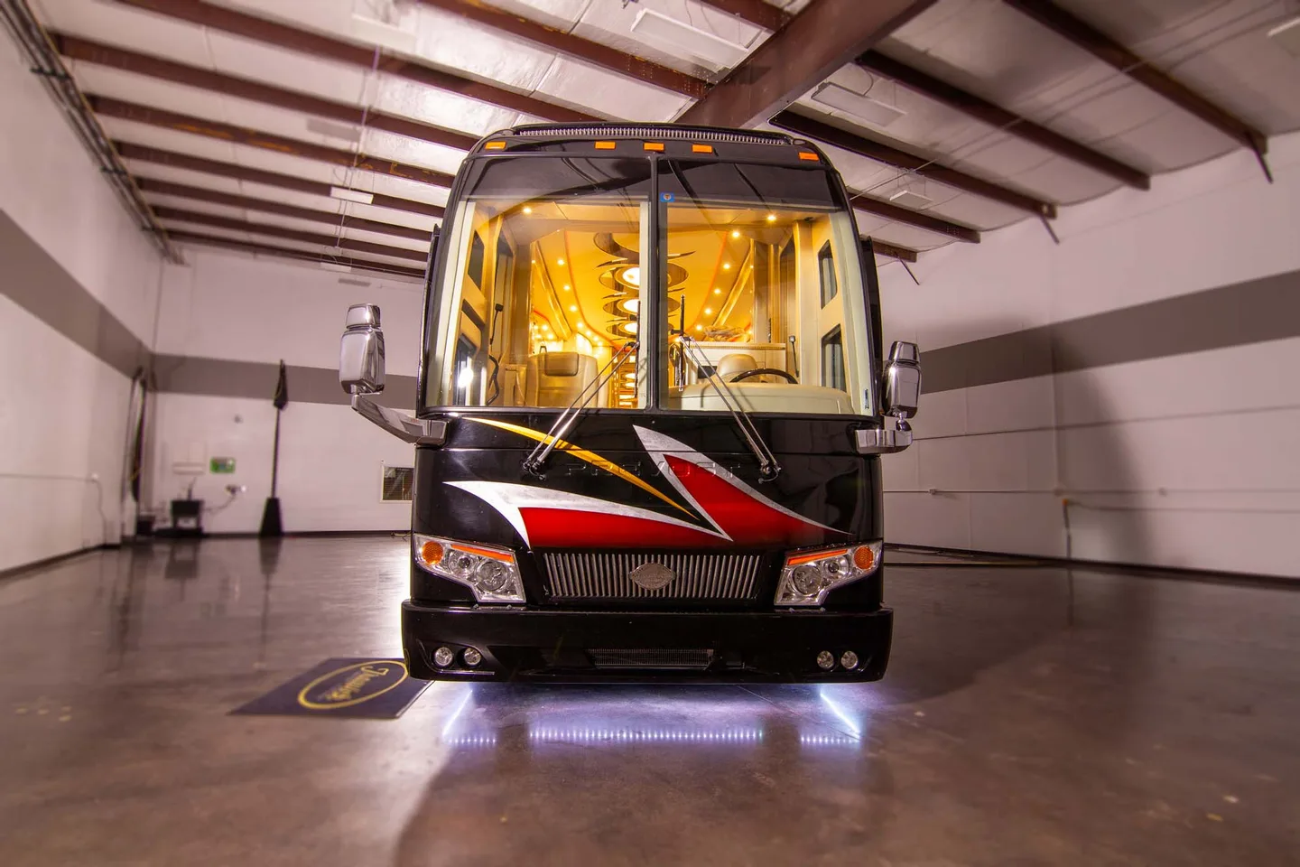 2016 Marathon H3-45 interior - photo 5 of 55