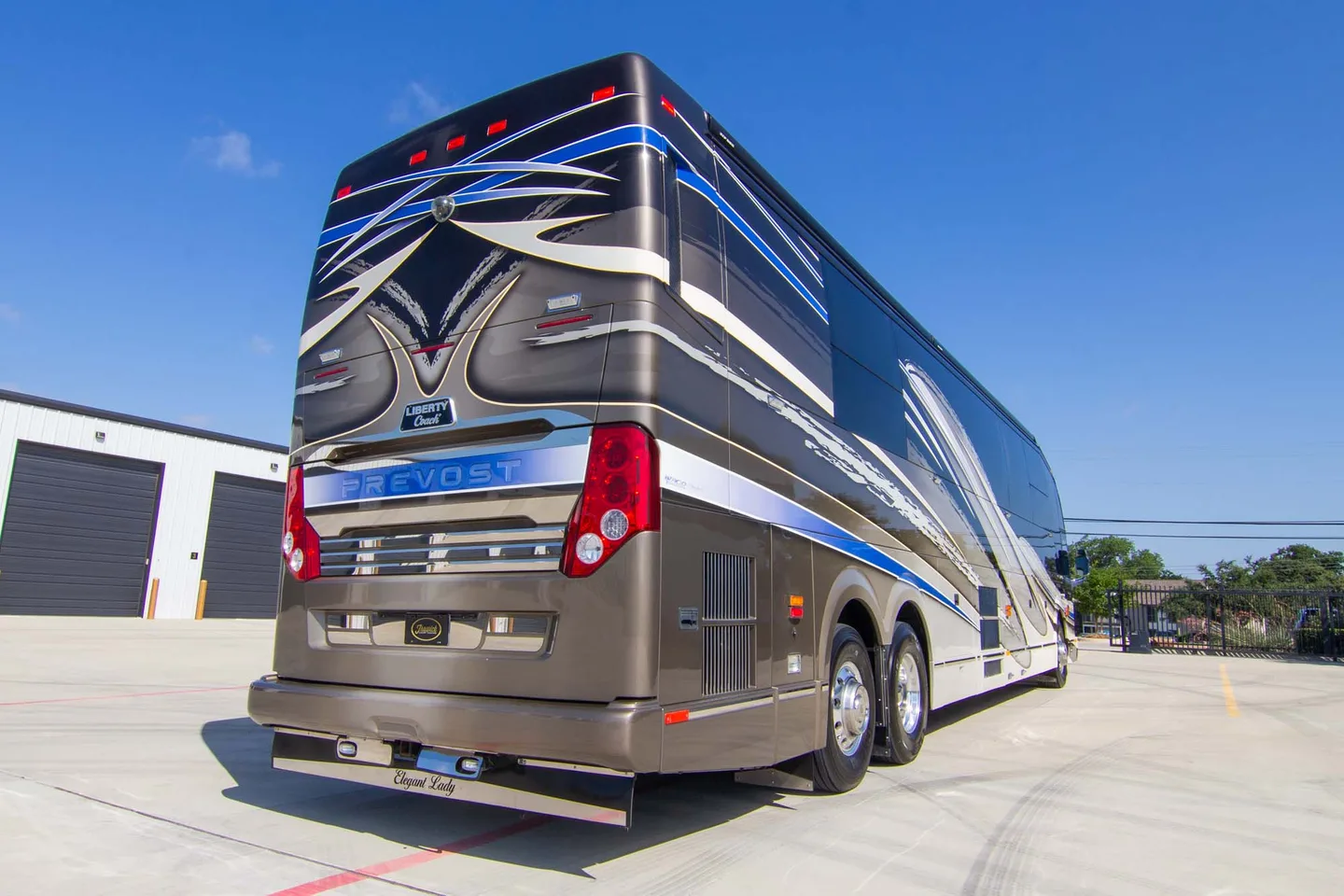 2016 Liberty H3-45 interior - photo 3 of 91