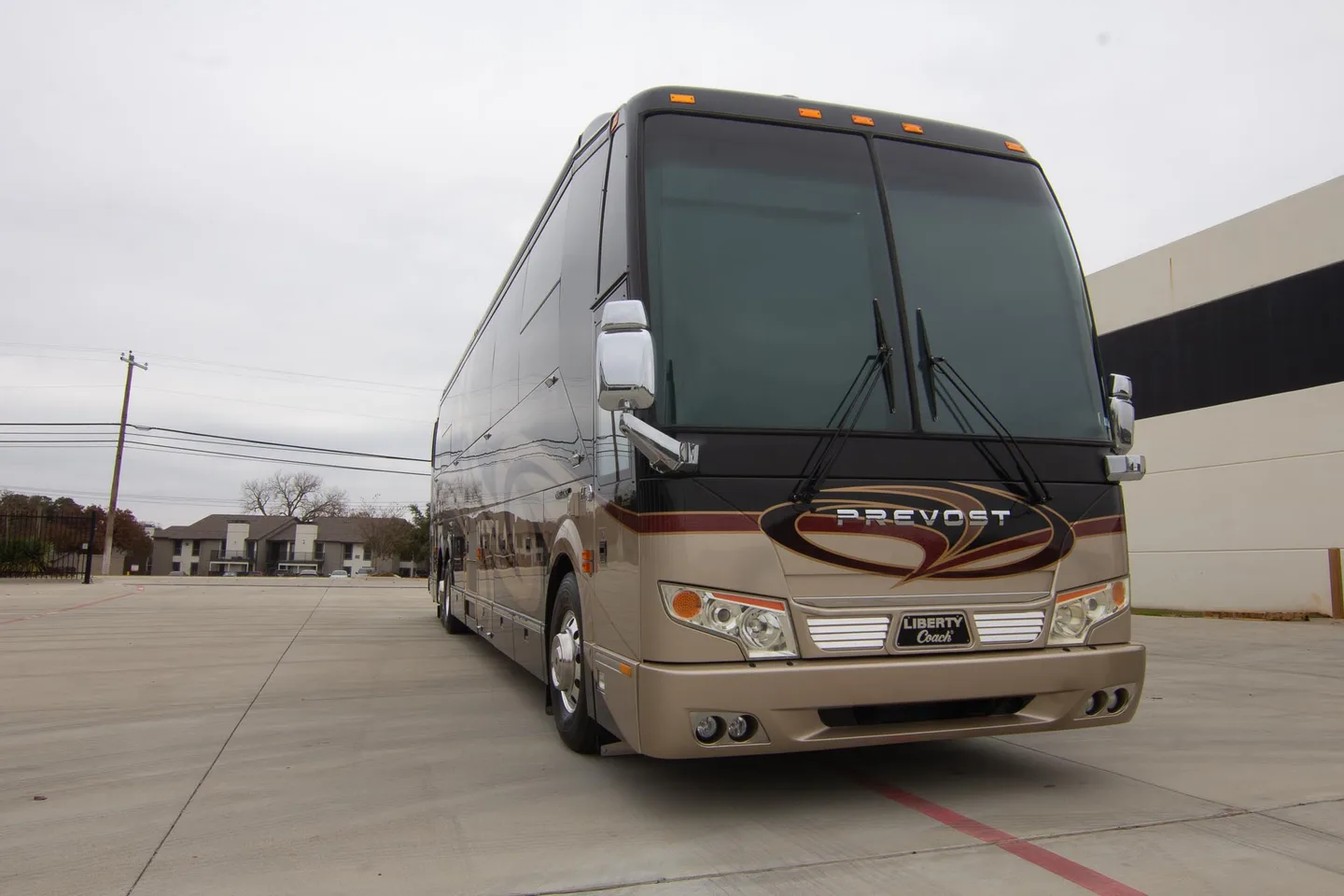 2012 Liberty H3-45 interior - photo 4 of 61