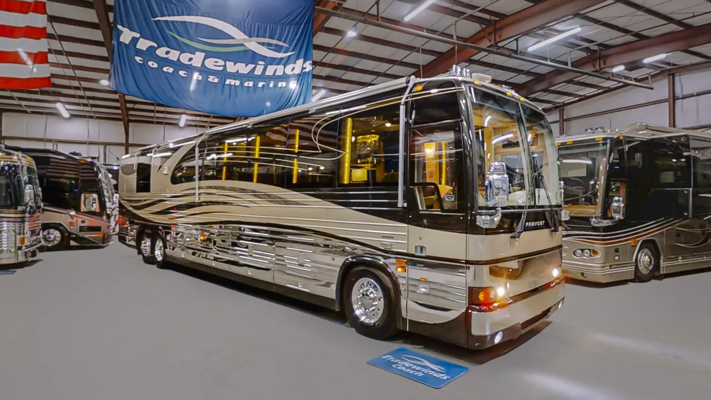 2002 Country Coach XLII : Non Slide