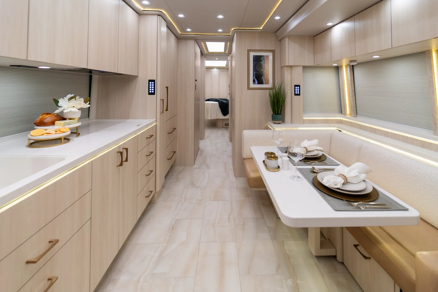 2024 Marathon H3-45 interior - photo 8 of 46