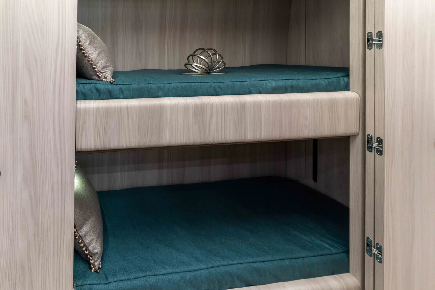 2022 Marathon H3-45 interior - photo 8 of 19