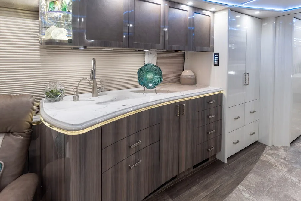 2020 Marathon H3-45 interior - photo 5 of 11