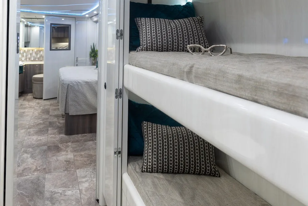 2020 Marathon H3-45 interior - photo 7 of 11