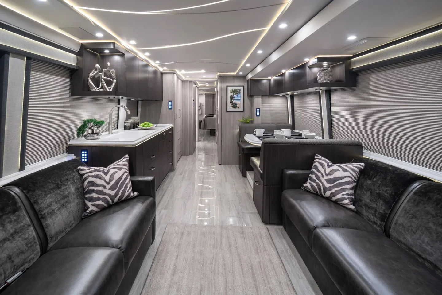 2024 Marathon H3-45 interior - photo 6 of 43