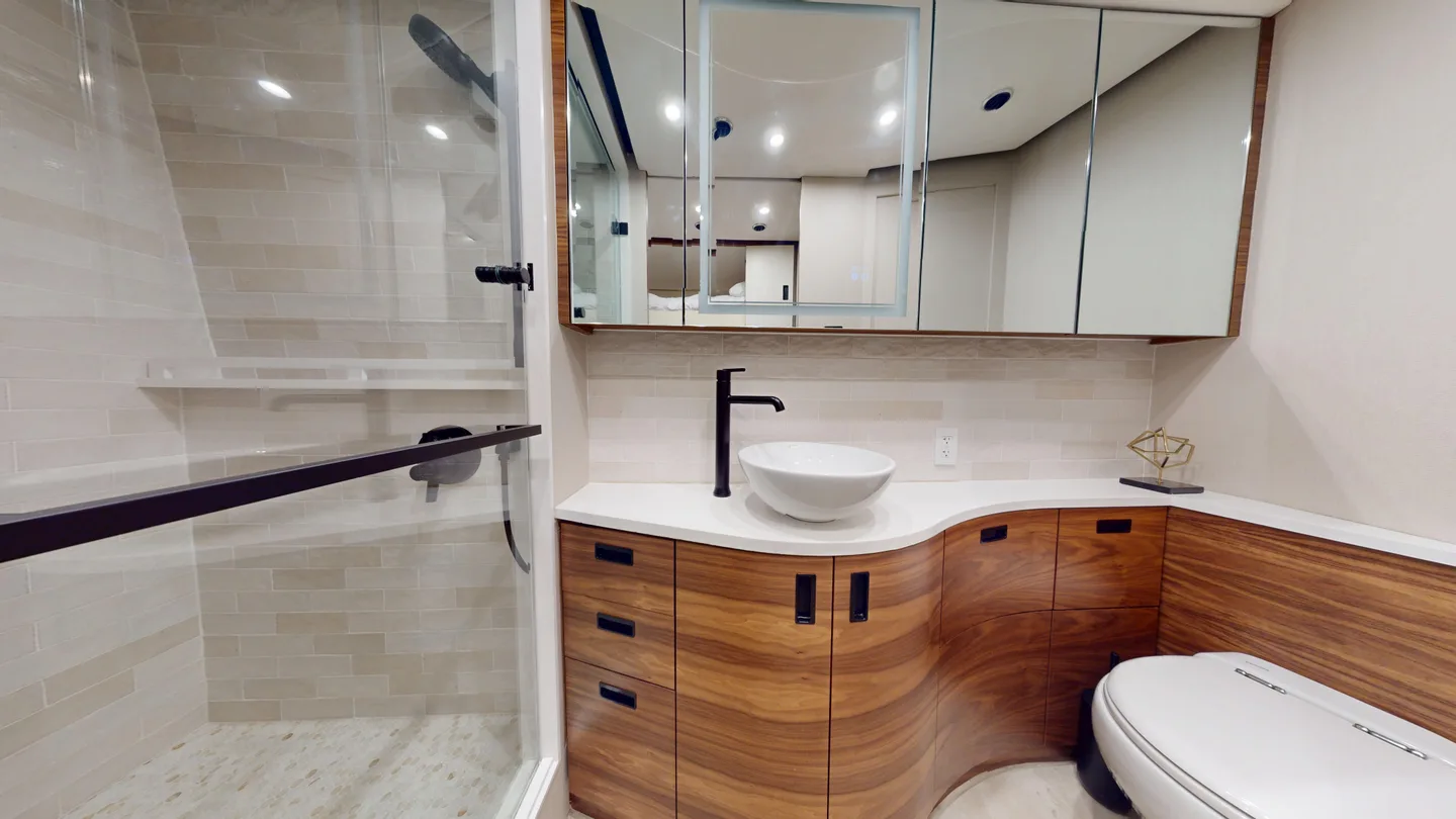 2025 Epic H3-45 interior - photo 3 of 30