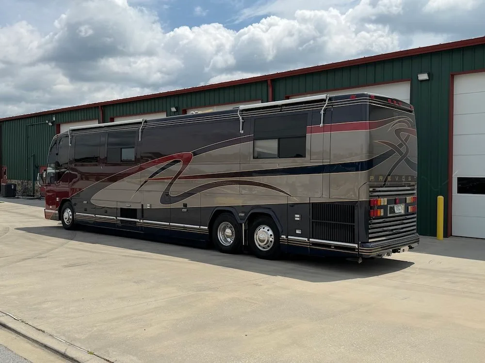 2002  Featherlite H3-45 : Double Slide
