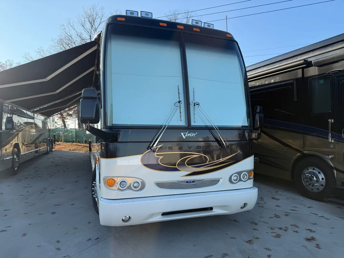 2003 Featherlite H3-45 interior - photo 7 of 78