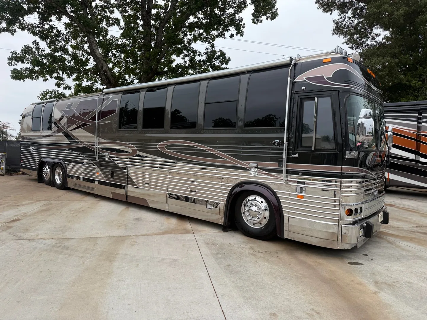 2000 Prevost Featherlite XL