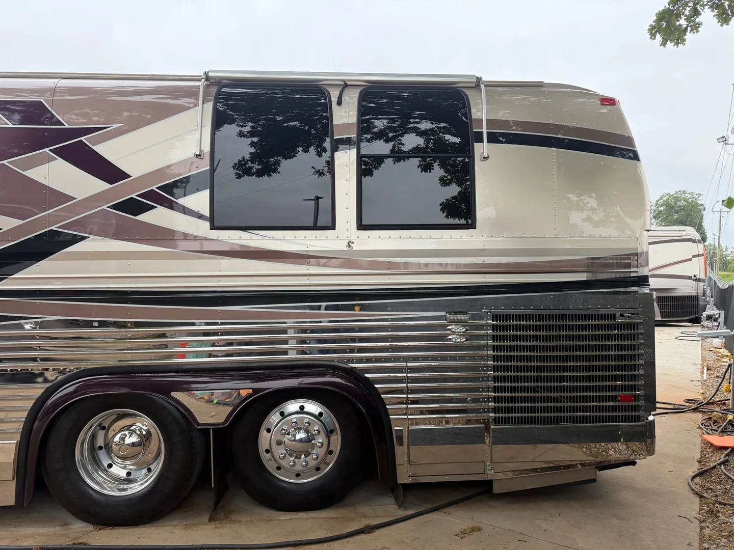 2000 Prevost Featherlite XL