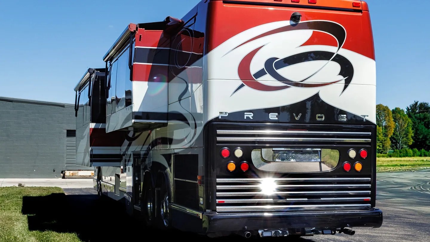 2008 Prevost H3-45 Featherlite Double Slide