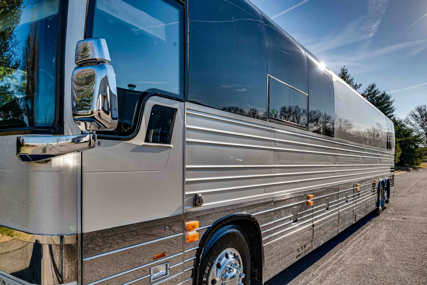 2001 OTHER XLII interior - photo 2 of 42