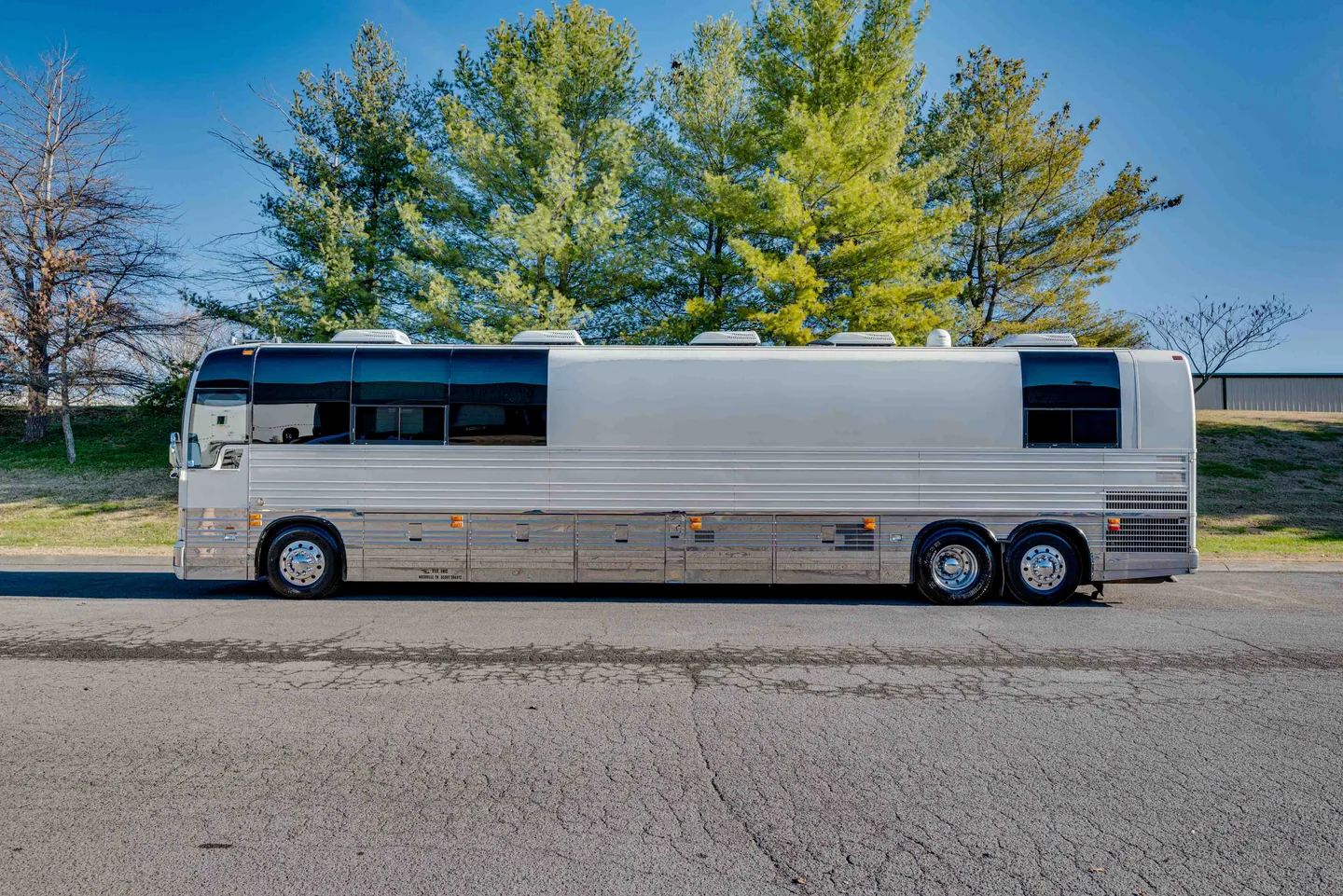 2001 OTHER XLII interior - photo 3 of 42