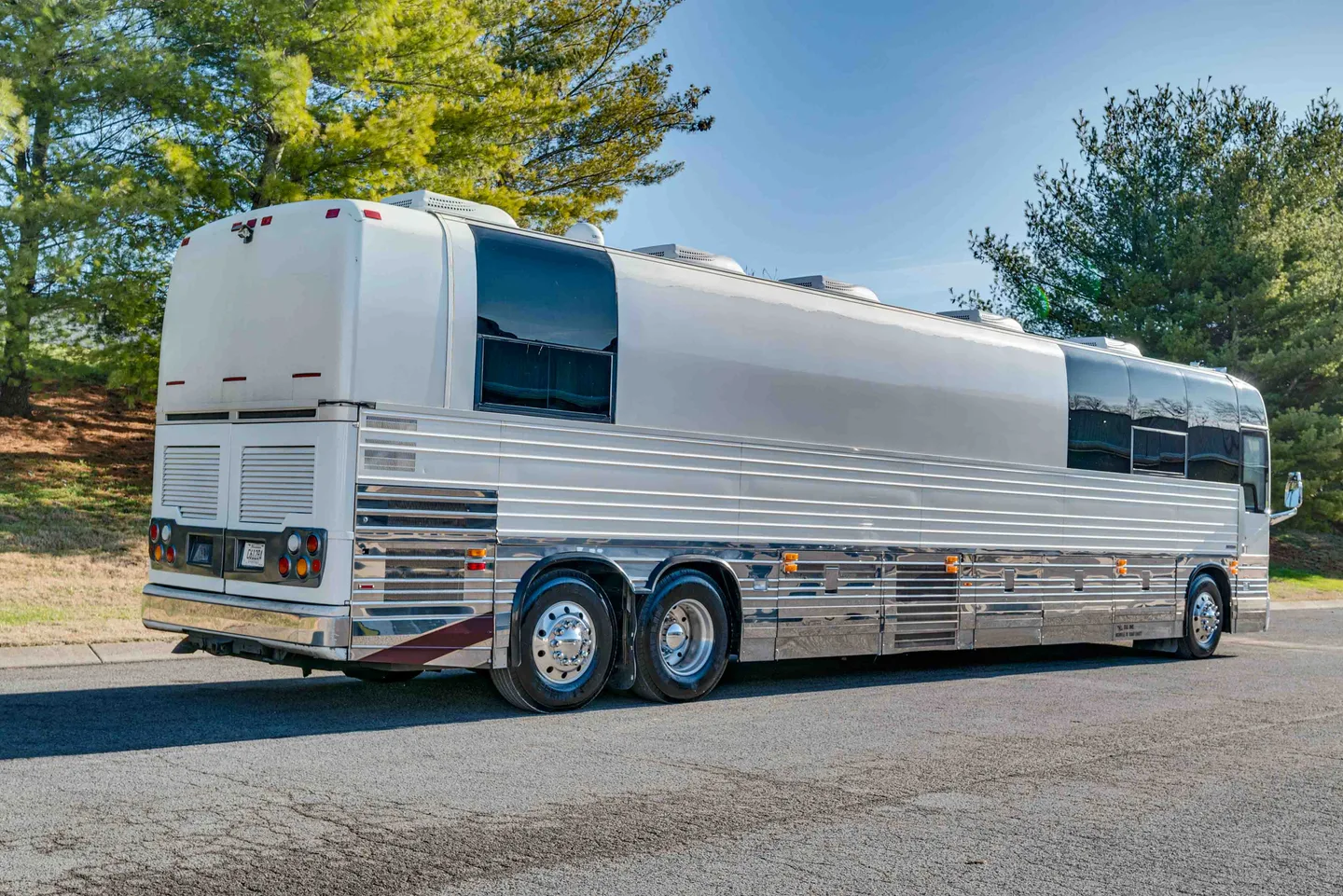 2001 OTHER XLII interior - photo 8 of 42