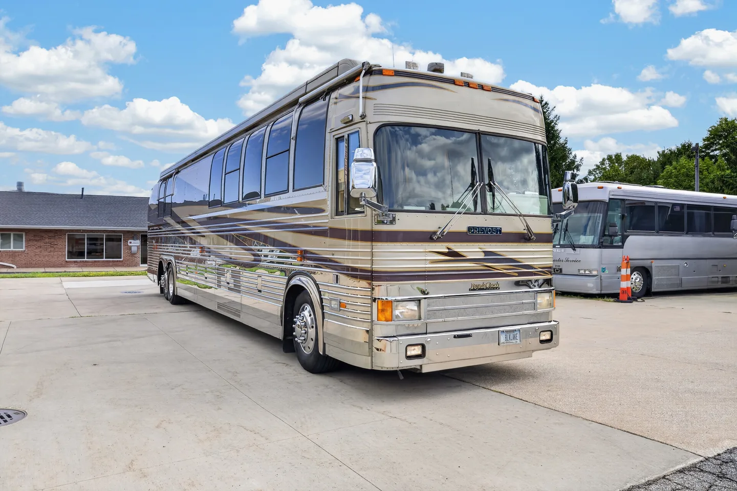 1998 Prevost Le Mirage XL45 Royale Motorhome