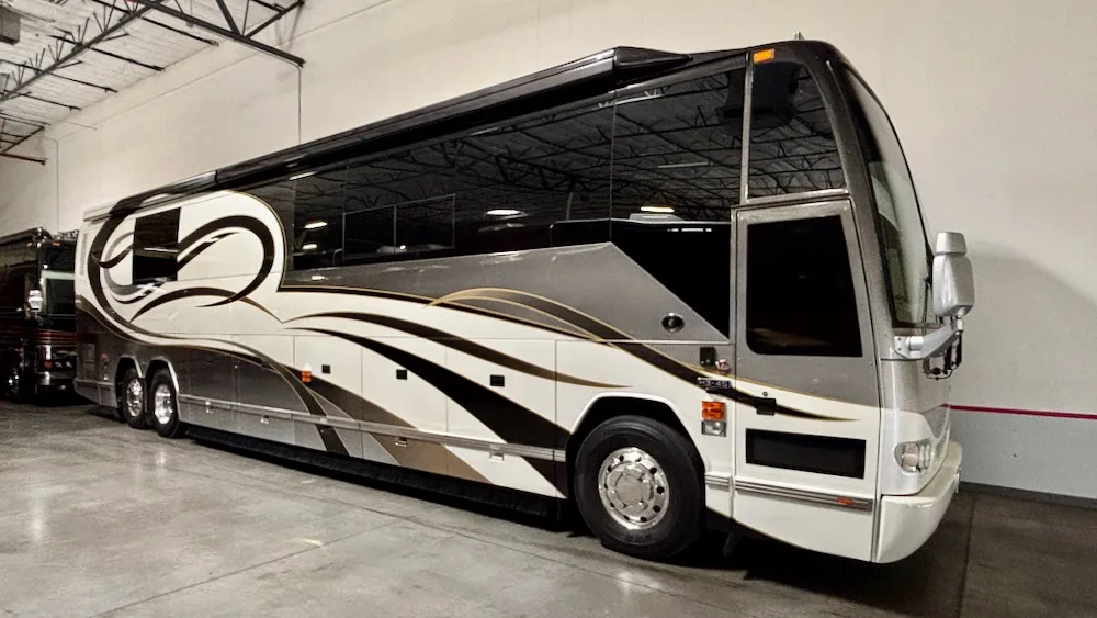 2005 Prevost Vantare H3-452S