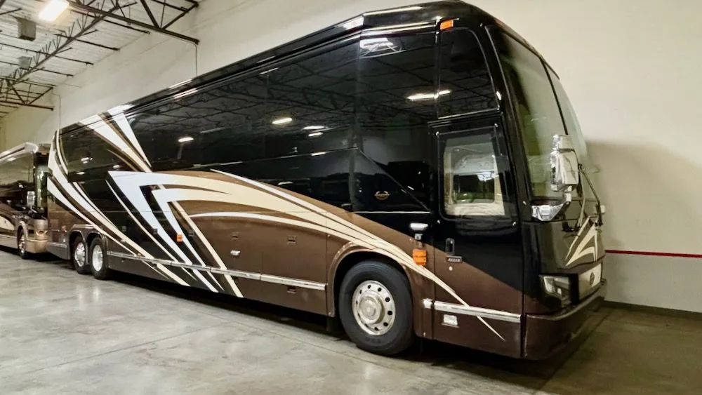 2016 Prevost Marathon H3-452S