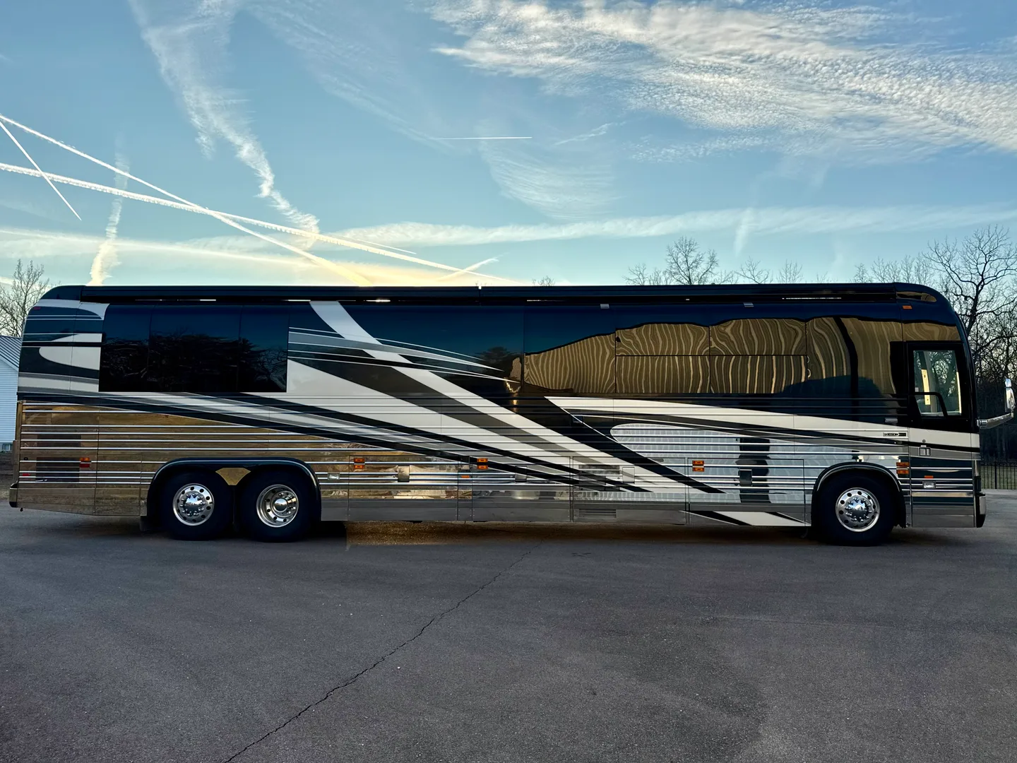 2004 Prevost XLII Royale Double Slide