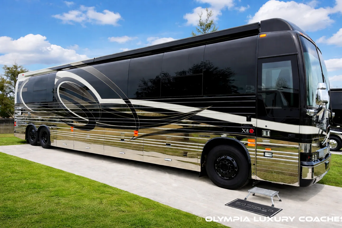 2017 Prevost X3 Emerald Coach