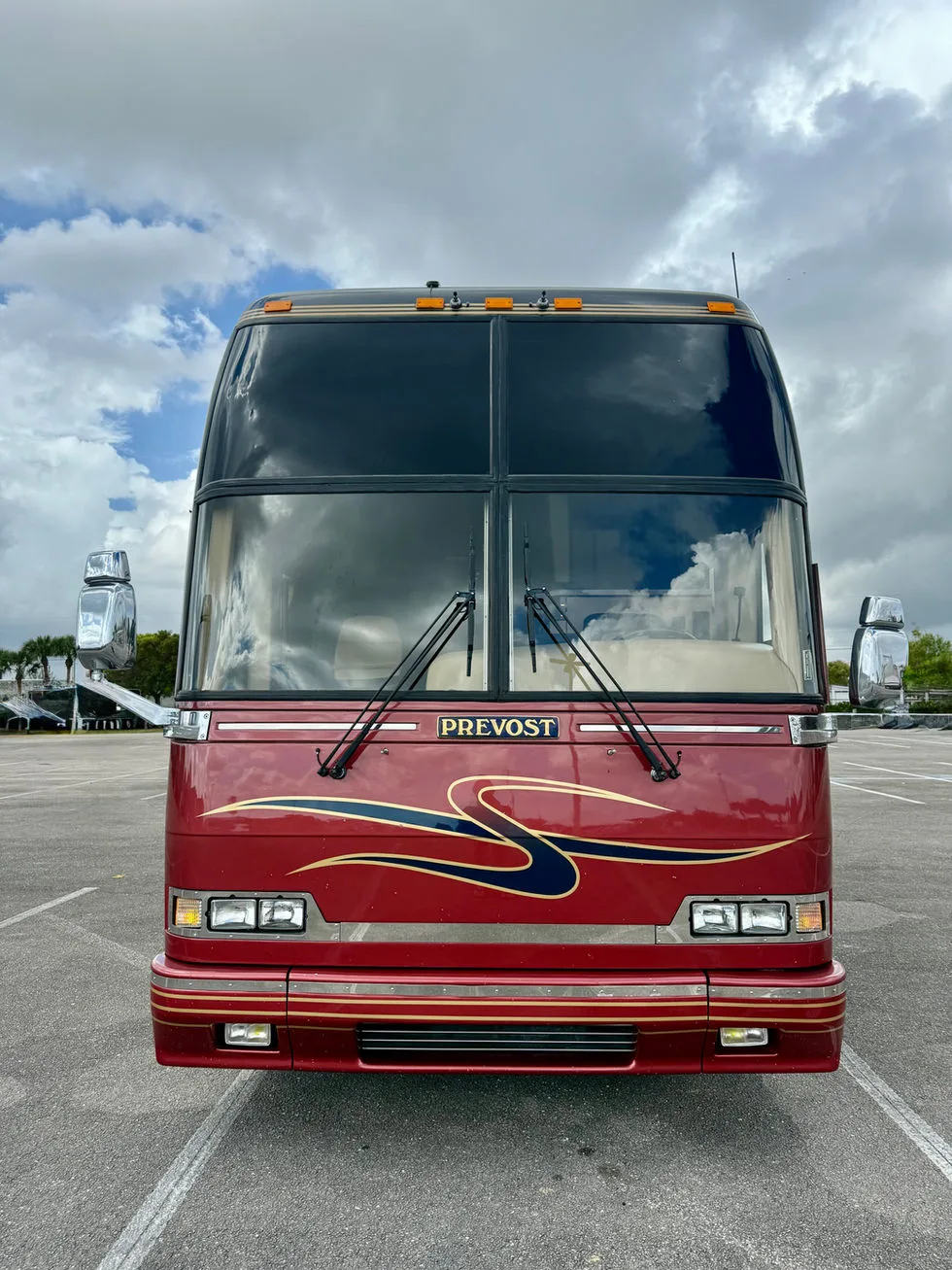 2002 Prevost Featherlite H3-45 Double Slide