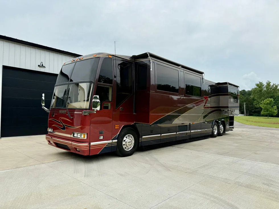 2002 Prevost Featherlite H3-45 Double Slide