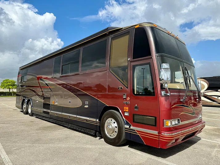 2002 Prevost Featherlite H3-45 Double Slide