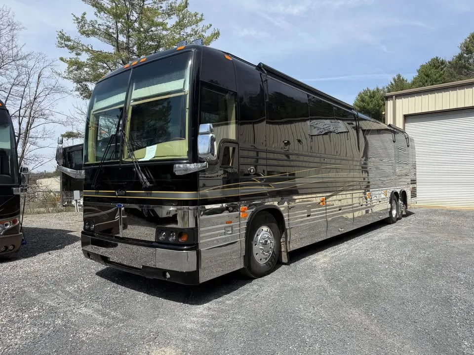 2001 Featherlite XLII : DOUBLE SLIDE