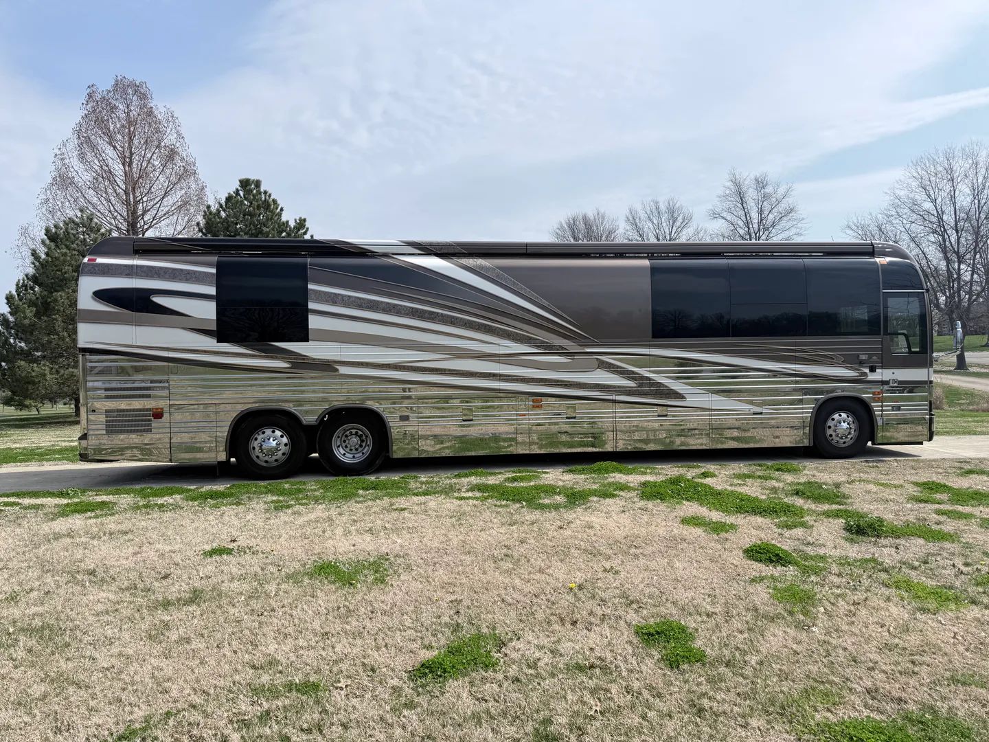 2004 Prevost Bruce XLII- DS