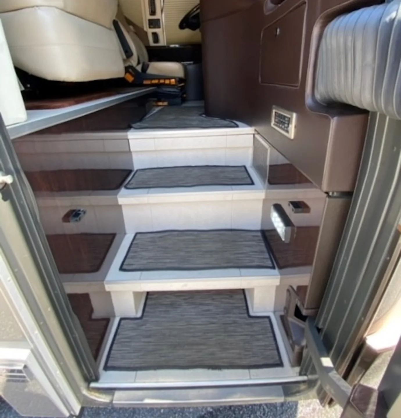 2012 Featherlite Triple Slide Bath and a Half