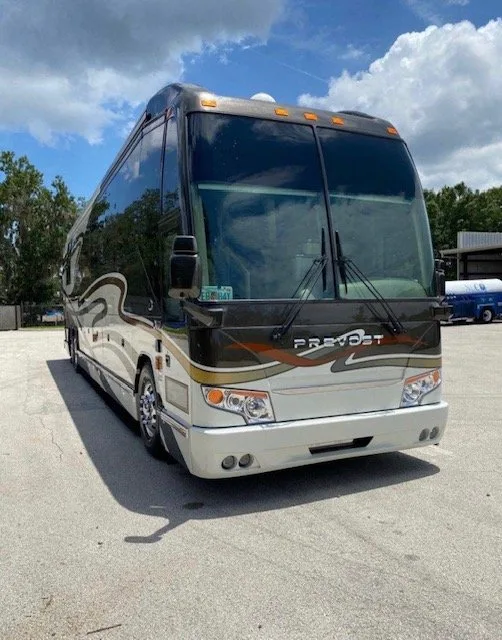 2010 Prevost Featherlite H3 45