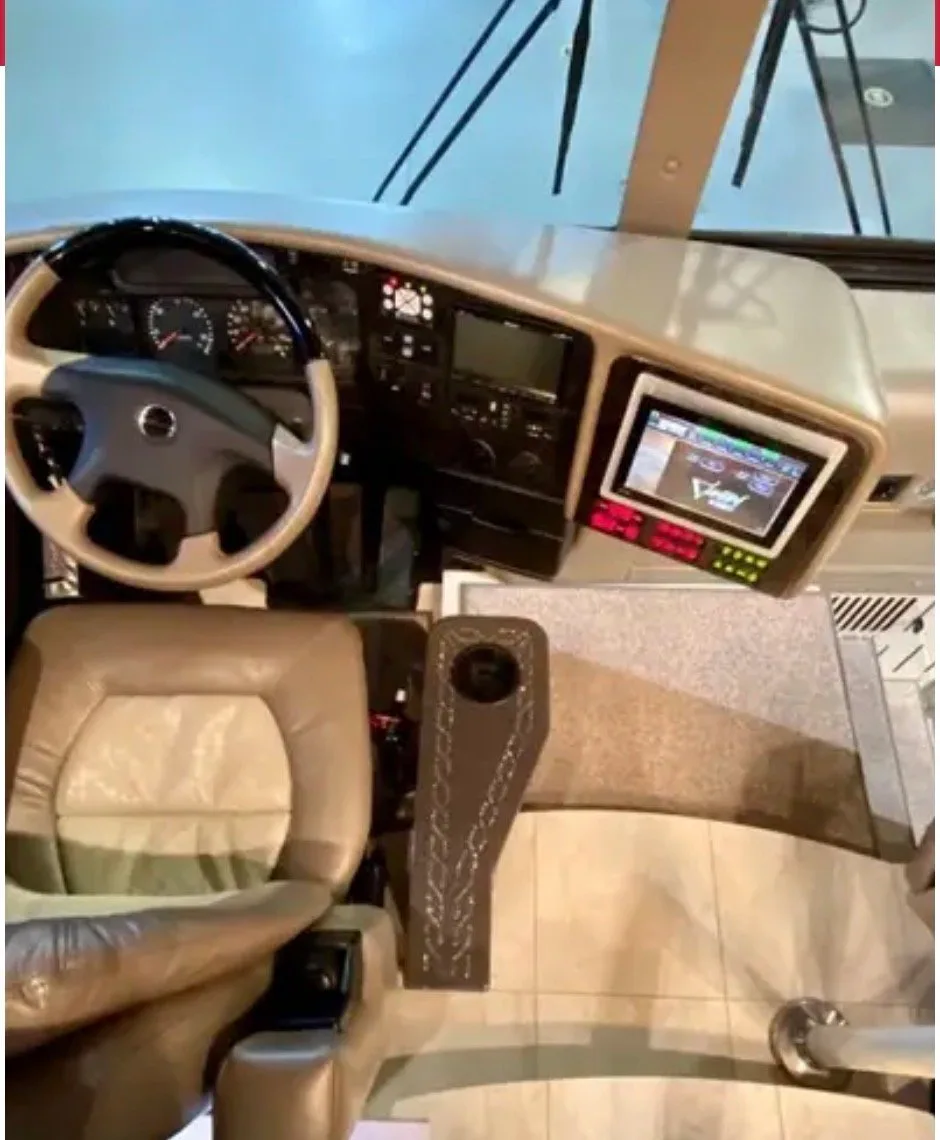 2010 Prevost Featherlite H3 45