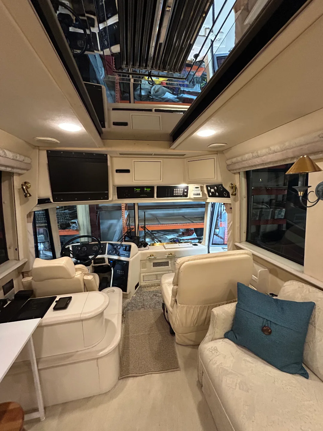 1995 Country Coach XL : NON SLIDE