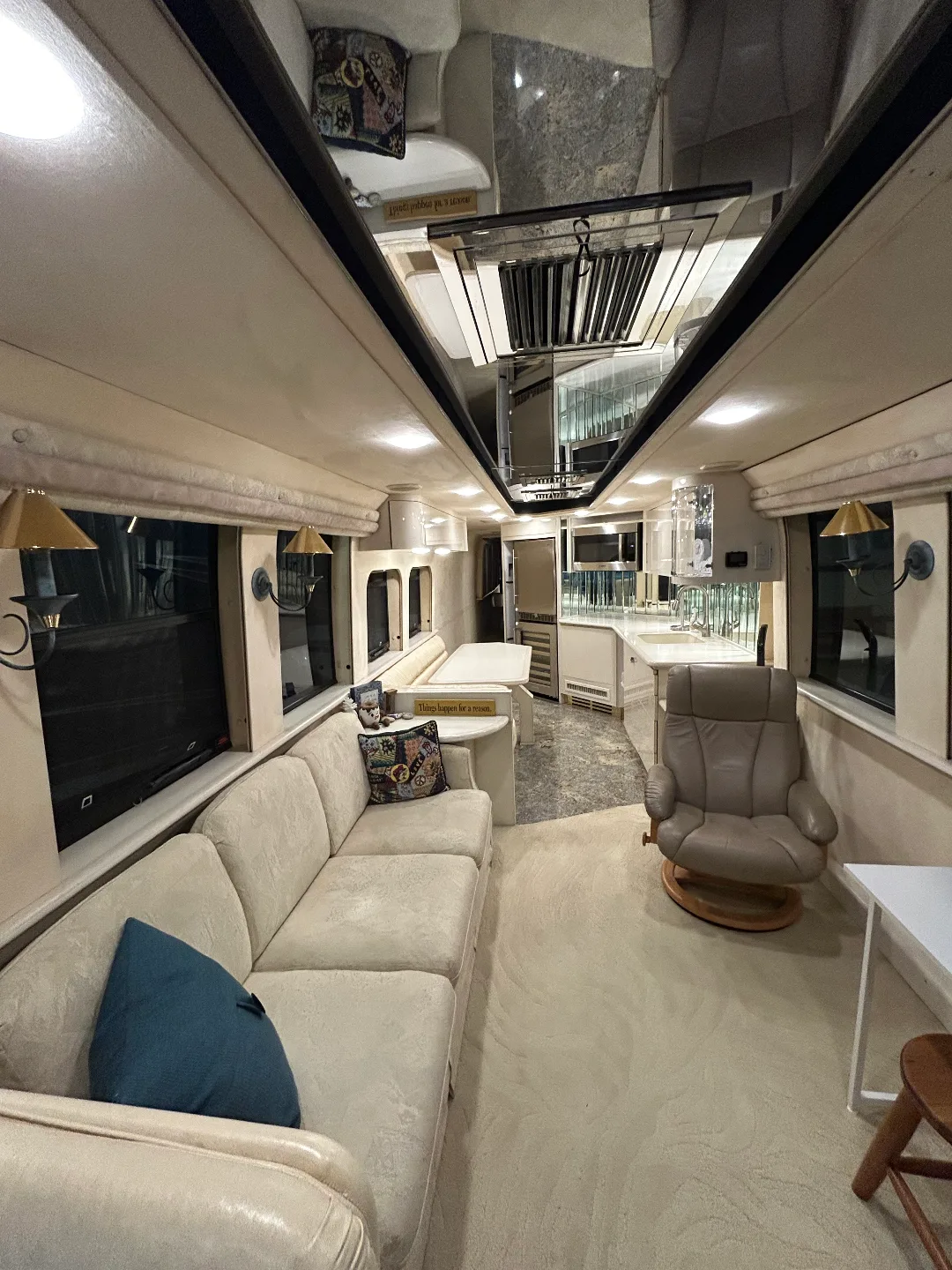 1995 Country Coach XL : NON SLIDE