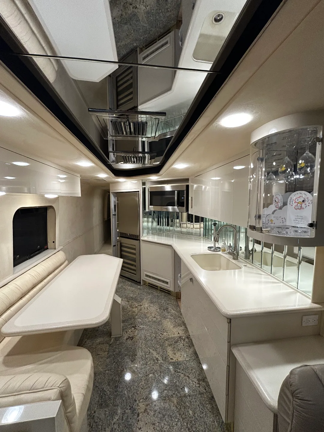 1995 Country Coach XL : NON SLIDE