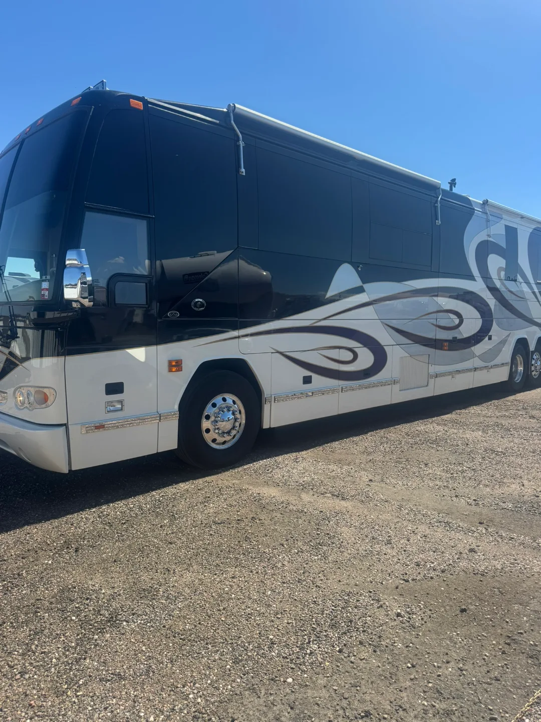 2004 Featherlite H3 : DOUBLE SLIDE