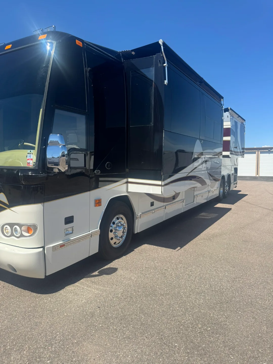 2004 Featherlite H3 : DOUBLE SLIDE