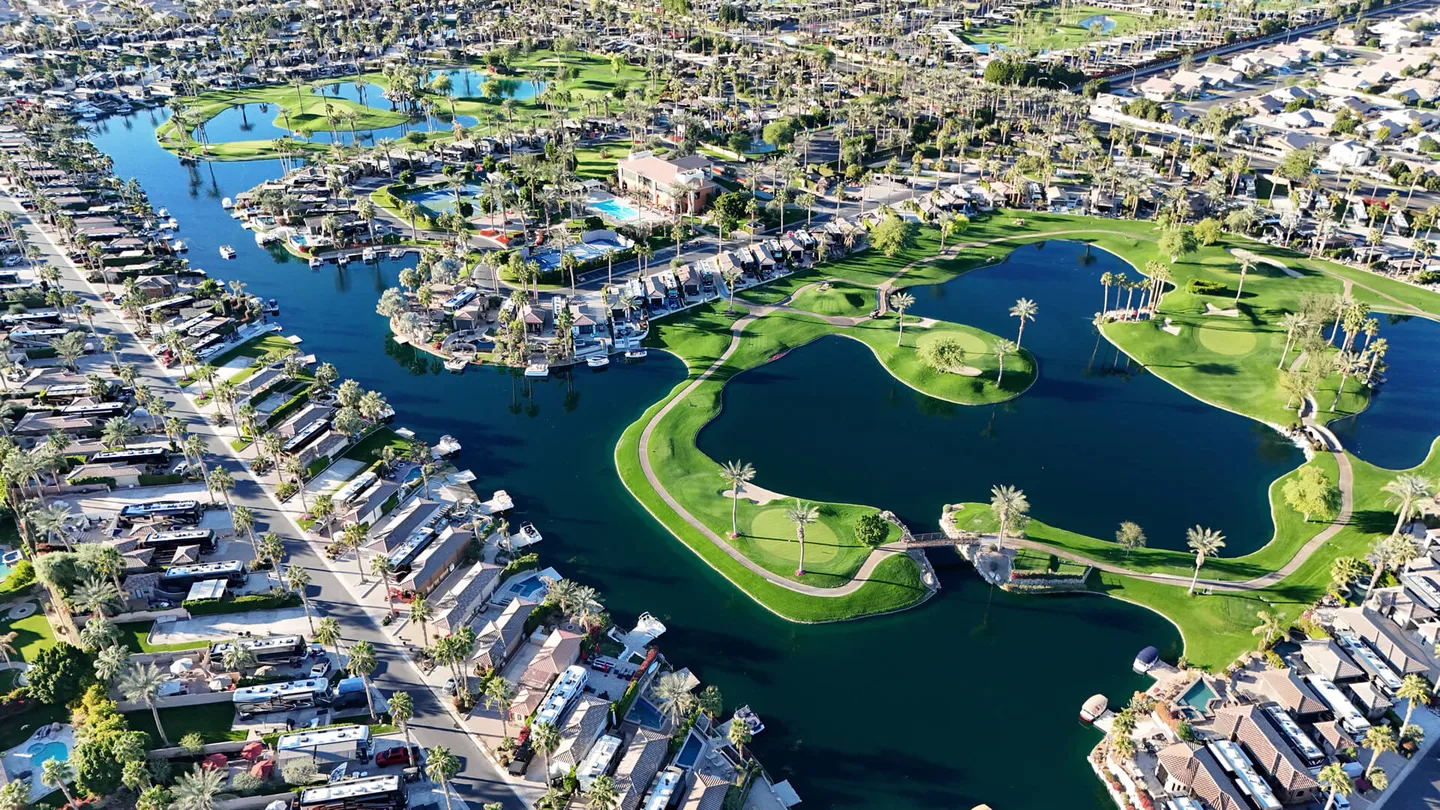 Motorcoach Country Club - photo 2 of 8