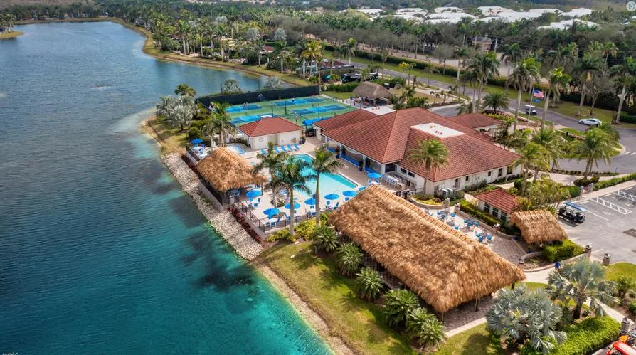 Pelican Lake Motorcoach Resort luxury RV resort in Sebring, Florida