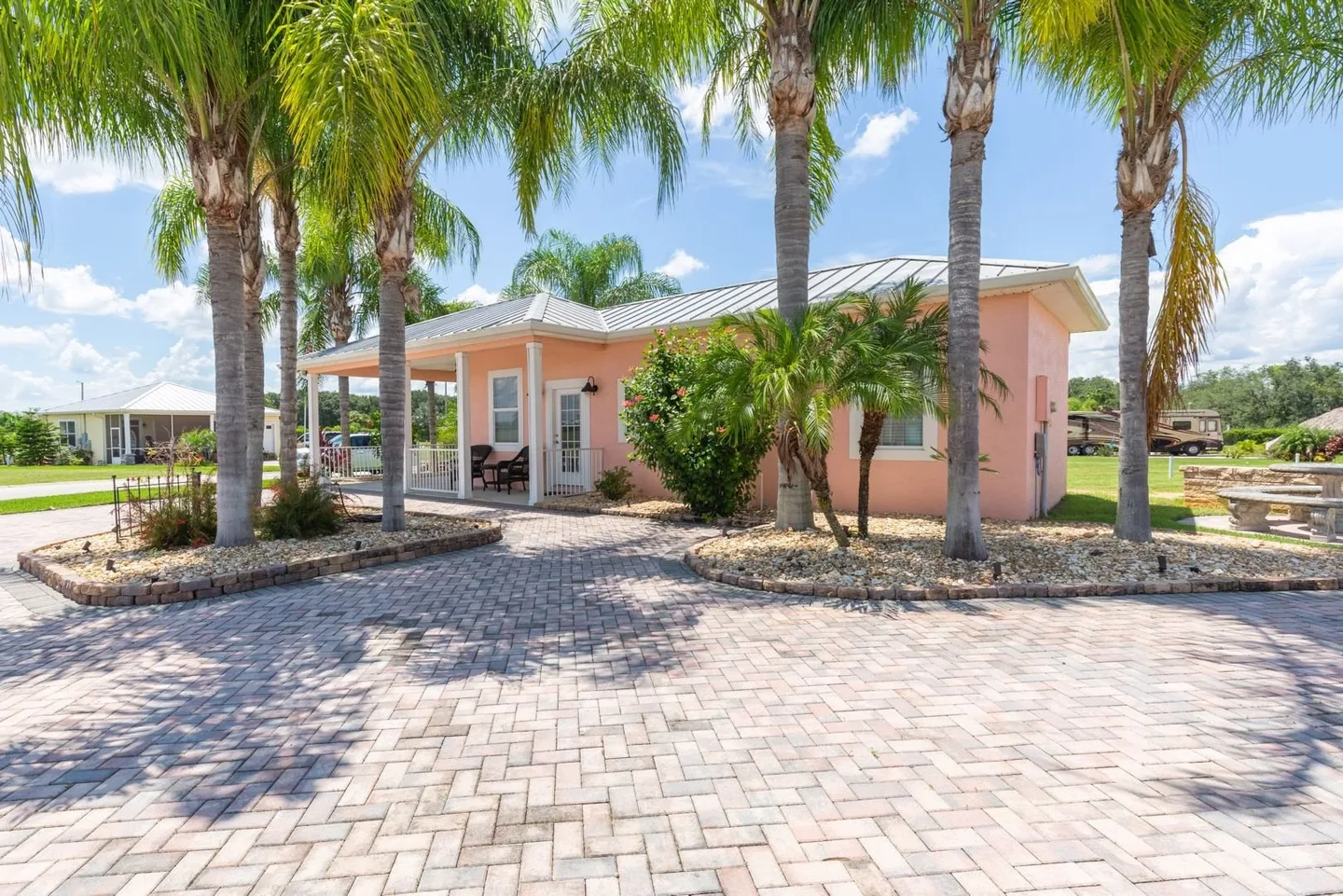 Bay Lake Motorcoach Resort - photo 3 of 6