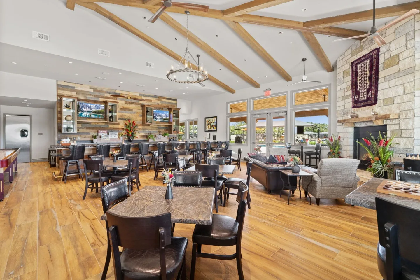 Lantern Oaks - photo 2 of 19