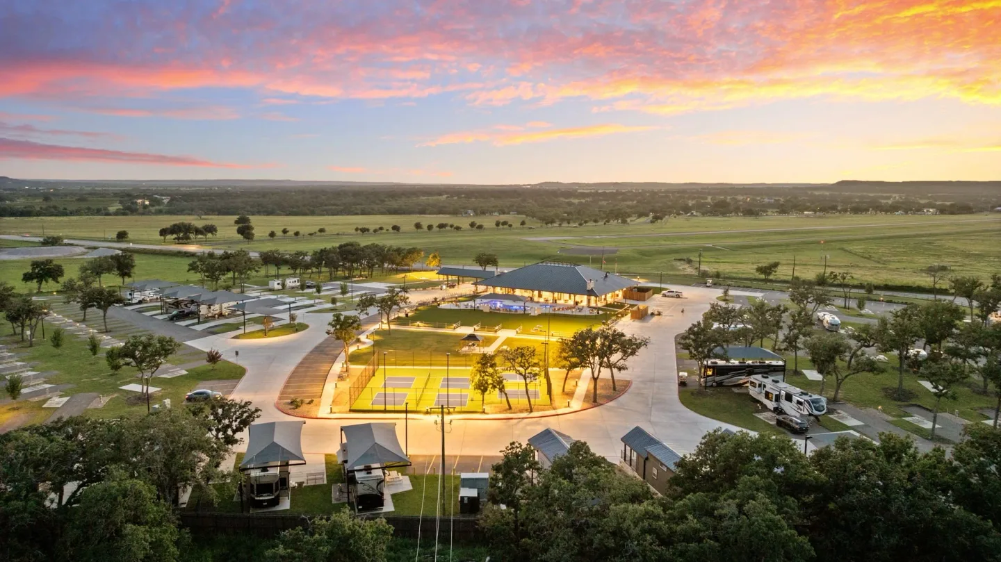 Lantern Oaks - photo 3 of 19