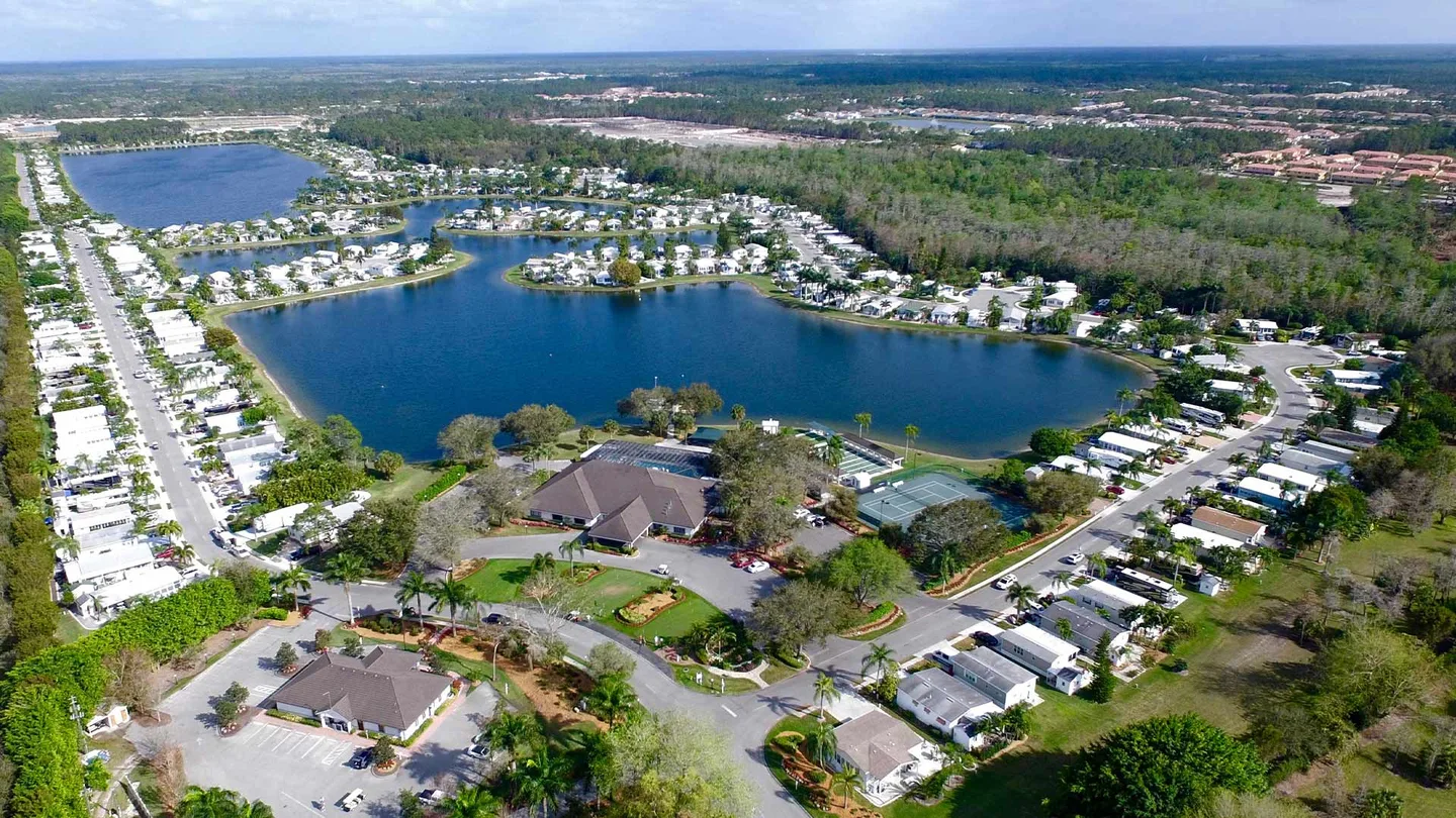 Crystal Lake RV Resort luxury RV resort in Naples, FL